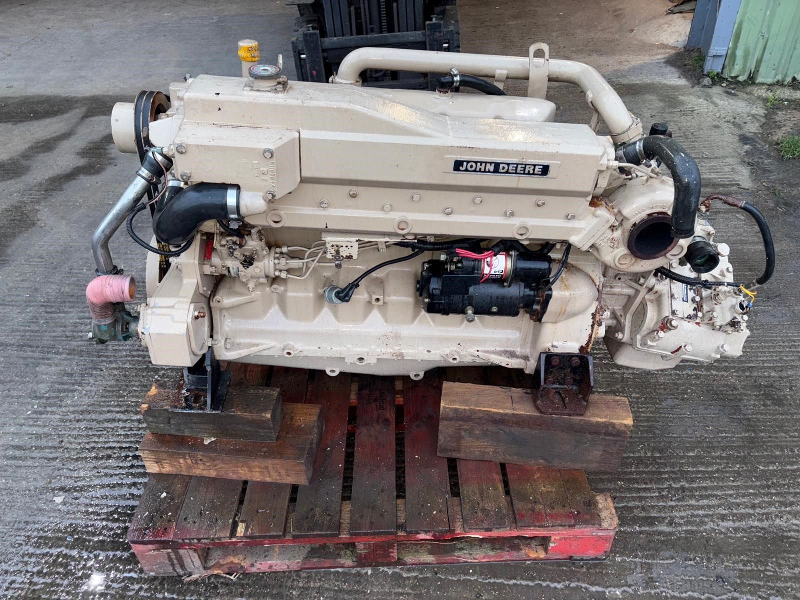 John Deere 285hp