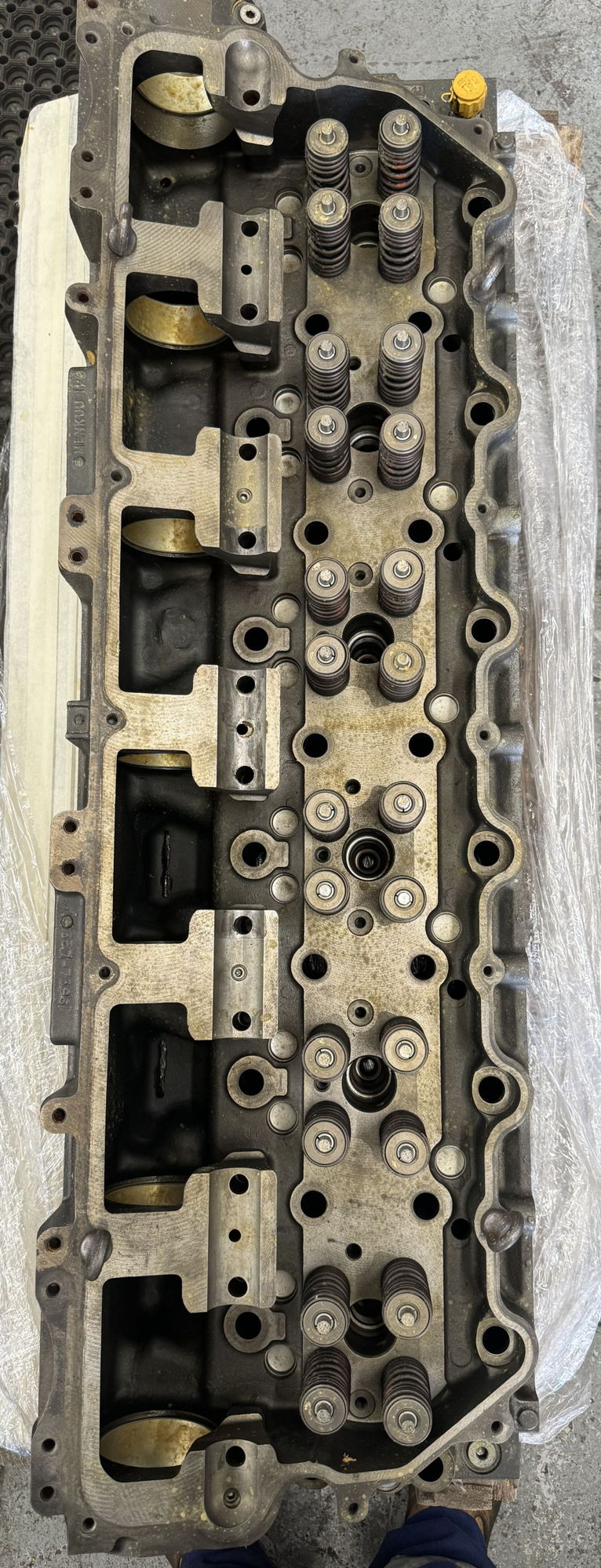 Caterpillar C32 Cylinder Head