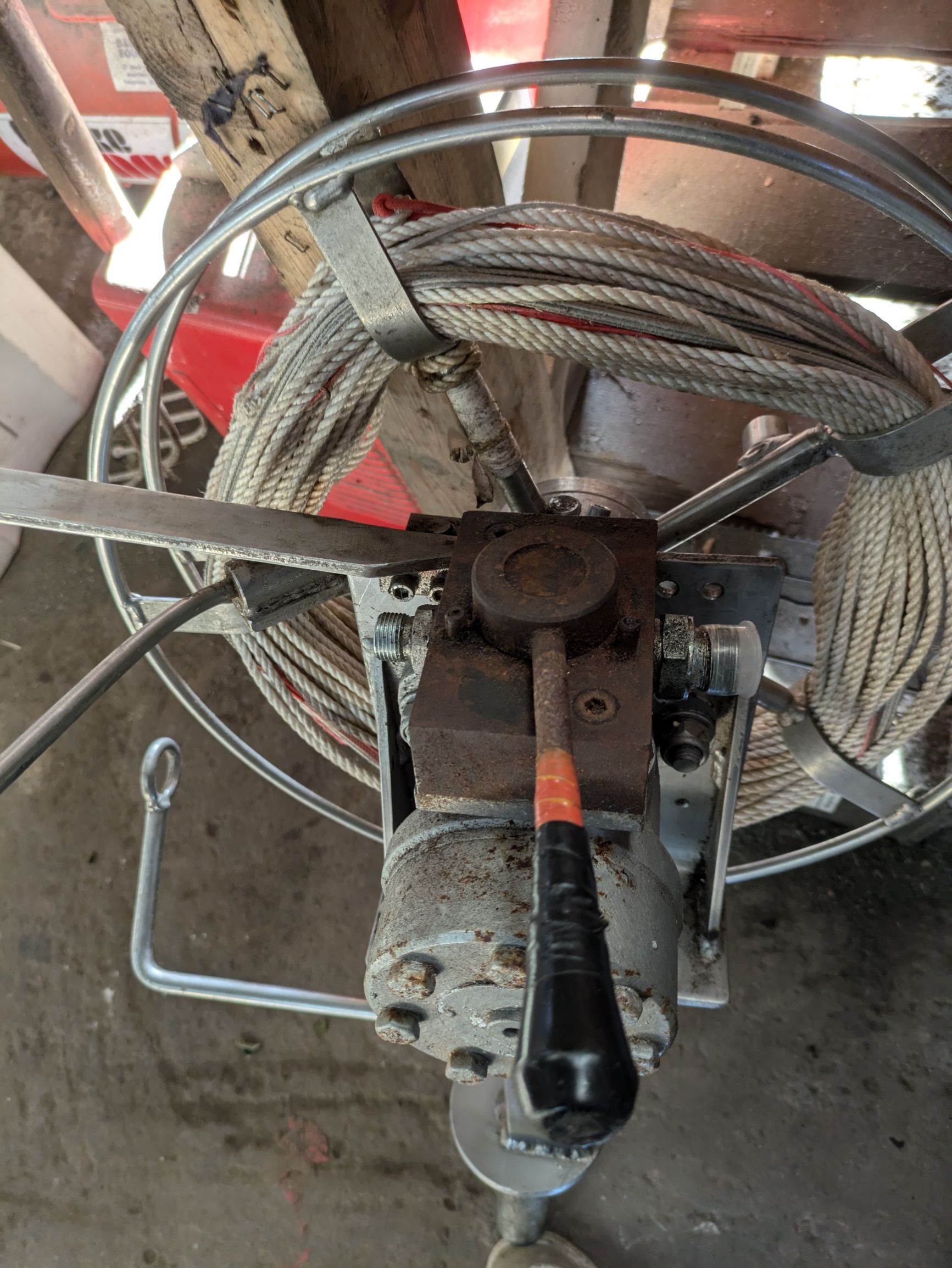 Hydraulic mackerel gurdy