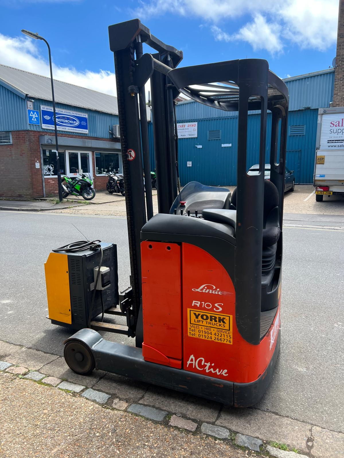 LINDE Forklift