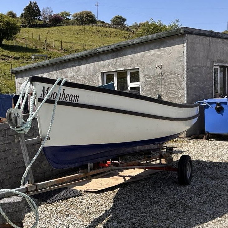 Fibre glass 16ft boat with...