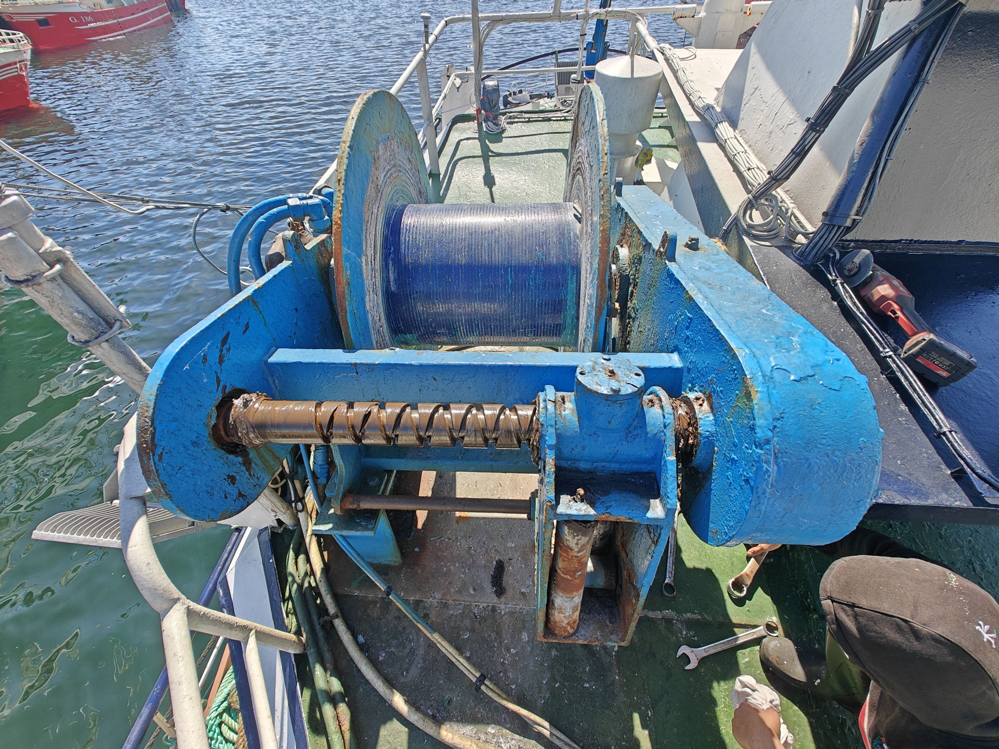 Headline Winch