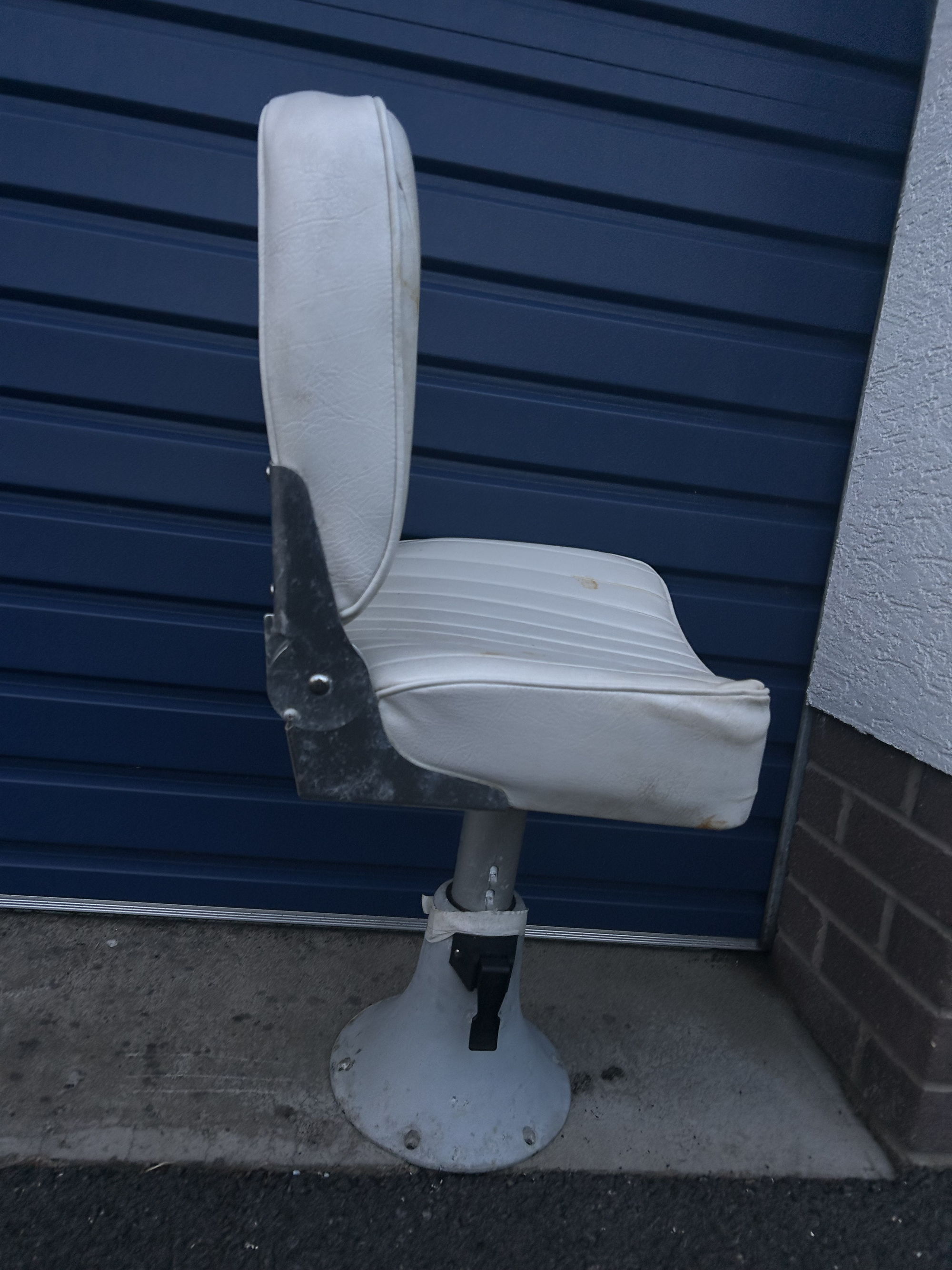 Helm seat